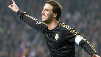 开云体育-多特蒙德客场1-1战平美因茨，错失三分，多特蒙德对美茵茨